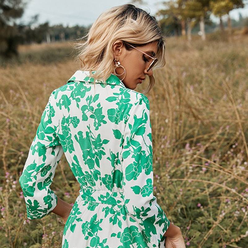 retro Sukienka lat z 70 z zielonymi liśćmi