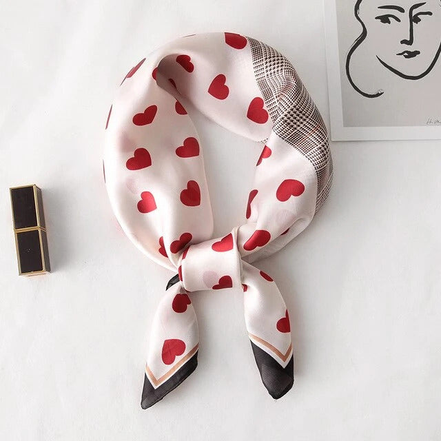 apaszka retro w serca biała