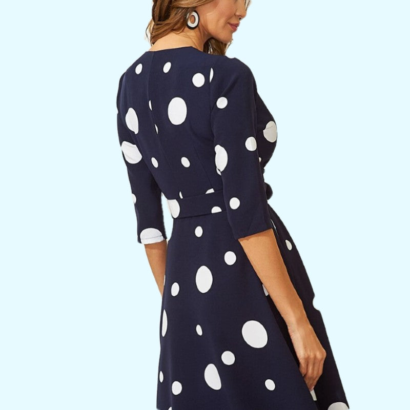 sukienki retro kopertowa w grochy granatowa
