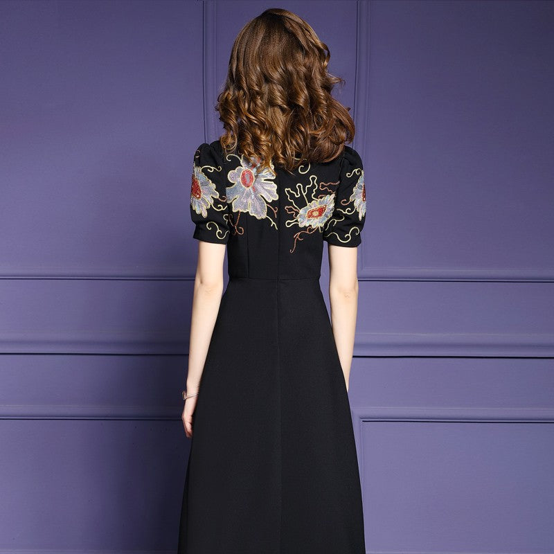 Elegancka Czarna Sukienka w Kwiatki Vintage