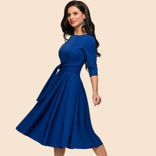 elegancka sukienka vintage z paskiem retro niebieska