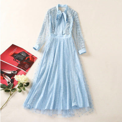 niebieska koronkowa sukienki w stylu kate middleton